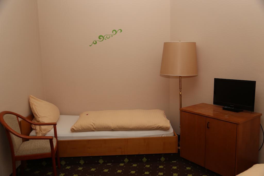 Hotel Taunus Residence Bad Camberg Oda fotoğraf